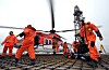 Gunstige arbeidstidsordninger, høy lønn og god overtidsbetaling er noen av tingene som trekker folk inn i oljeindustrien. Nå kan de gylne dagene gå mot slutten.