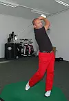 ALLE BEVEGELSER: En golfsving er ikke ferdig i det du har truffet ballen. En golfsving skal i følge Martin Grythe være som et diskoskast.