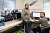 Ingeniør Mustafa Sabonichi (tv.) og prosjektleder Stian Bogen med det hydrogenelektriske systemet til Hyrex under utvikling i fjor høst. Brenselcellen fra Cummins (eks Hydrogenics) med Hyrex sitt egenutviklete sikkerhets- og kontrollsystem på benken til venstre og batterier på gulvet.r.