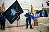 U.S. Space Command ledes av stabssersjant Roger Towberman, som i 2020 viste fram romstyrkens flagg under et besøk i Det hvite hus