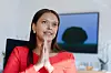 Som stortingspolitiker kunne Kamzy Gunaratnam stille regjeringen til ansvar. Nå er det hun selv som må svare for politikken.