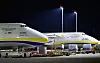 Ukrainske transportfly fra Antonov Airlines står parkert ved Leipzig/Halle lufthavn øst i Tyskland. Dronen ble funnet i nærheten av et slikt fly. Foto: Hendrik Schmidt/dpa via AP