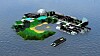 KUNSTIG ØY: Chelonia er bygget opp på en stor flåte av betong. Alle flater er dekket med solceller for å hente ut energi.