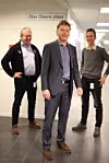 Må bygge i havetOlav Olsen har fått en egen plass i Stavanger. Den er gjenskapt i Dr. Techn. Olav Olsens lokaler på Lysaker. Fra venstre: Sønnen Tor Olav Olsen, Olav Weider og Erik Bråtveit Holm.