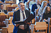 Forsvarsminister Tore Sandvik (Ap) på vei opp for å svare på spørsmål i Stortingets spørretime onsdag.