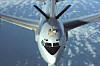 Her får et av Natos Awacs-fly overført drivstoff fra et Airbus A330-243MRTT tankfly tilhørende Natos Multinational MRTT Unit under en nylig test.