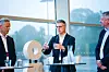 I NVEs krystallkule ser direktør Kjetil Lund lite ny energi, men svært mange datasentre. Foto: Å Energi