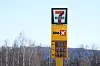 På Uno X i Hokksund kostet diesel 24,44 kroner og bensin 21,39 kroner per liter tirsdag, dagen før drivstoffavgiftene reduseres.