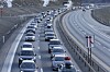 Åtte av tretten bilprodusenter når ikke EUs krav om redusert CO2-utslipp i 2012.