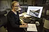 Gode hjelpemidler: Eva Widenoja bruker både pc og blyant i arbeidet som industridesigner, og ideene er mange. Bilde: Kari Kløvstad