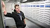 Seam har levert overvåkings- og kontrollsystemer til MF Hydra, og skal nå gjøre det samme til de to hydrogenfergene til Torghatten. Her maskinsjef på Hydra, Øyvind Tveitan Lovra. Han er svært fornøyd med arbeidshverdagen på fergen.