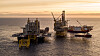 Løftet av prosessplattformen på nærmere 26.000 tonn satte en ny løfterekord offshore, og ble gjennomført tirsdag morgen på fire timer.