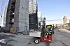 Materialer coming up! En truck i Trelastveien, på nordsiden av barcode.