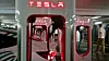Tesla åpner Oslos største ladestasjon, med 18 ladestolper.