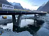Den 715 tonn tunge og 110 meter lange stålkassen har kommet på plass over elva. Stålkassen er lasersveiset av Prodtex Industri