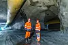 Rogfast får utstyr med en kvalitet som gjør at det skal vare lengre enn det som er vanlig. – Hele konstruksjonen skal stå seg godt, sier prosjektsjef Oddvar Kaarmo (t.v). Anne Merete Gilje er prosjektleder for delentreprise E03 (Boknafjordtunnelen sør). Foto: Arash A. Nejad