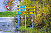Straks er det slutt for skilt som viser til Murmansk på russisk. Bildet er tatt ved Storskog grensestasjon i Finnmark.