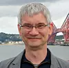 – Jo nyere bil du har, jo mer full kontroll kan hackeren få, sier teknologisjef Knut Evensen i Q-Free. Foto: Privat