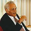 Amar Bose har satt så stor pris på sin utdanning og virke ved Massachusetts Institute of Technology at han velger å donere alle sine aksjer i selskapet til universitetet.
