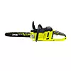 Overrasker: Du trenger verken fossilt drivstoff eller kontakt med 230 volt for å felle trær. Ryobi RCS36X3550HI.