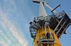 Hywind, verdens første flytende vindmølle, står utenfor Karmøy. Statoil tester i disse dager Wave craft ut til vindturbinen. Foto: Ina Steen Andersen