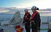 Henrik Ehlers og Aage Hetland synes begge surface effect-båten er å foretrekke fremfor de vanlige båtene som brukes ut til Hywind. Foto: Ina Steen Andersen