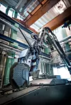 Robotarmen er et nyttig verktøy for å studere eller løfte på objekter man ikke vil eksponere seg selv for.
