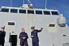 Forsvarsminister Tore O. Sandvik om bord på den franske fregatten Aquitaine i Trondheim. Kaptein François Trystram (t.h.) viser frem fartøyet. Foto: Marine Nationale