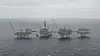 Johan Sverdrup-plattformen skal på sikt hente opp 720.000 fat per dag (estimert fra 2022), og stå for inntil 30 prosent av norsk oljeproduksjon. Bildet er tatt desember 2019.