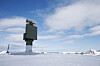 Forsvarsmateriell har utløst en opsjon de hadde på tre radarer. Bildet viser Sindre II radar på Innhesten på Senja i Troms.