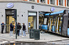 En trikk sporet av og kjørte rett inn i butikken Eplehuset i Storgata i Oslo tirsdag formiddag.