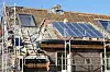 Forbrukerrådet og en rekke politikere fra de fleste partier på Stortinget har uttalt seg kritisk om Enovas mandat, som handler om at de primært skal gi støtte til umodne teknologier. Solceller er det energisparingstiltaket der det deles ut mest støtte til private.