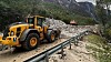 Oppryddingen etter skredet på E16 i Nærøydalen mandag har gått raskere enn forutsatt, og Statens vegvesen kunne åpne et kjørefelt klokka 12 dag.