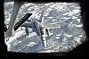 Et av de amerikanske F-18 kampflyene gjør seg klar til tanking. Foto: Eirik Helland Urke