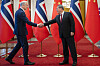 Statsminister Jonas Gahr Støre møtte Kinas statsminister Li Qiang i Folkets store sal i Beijing.