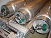 MF Vågen har tre metallhydridbeholdere om bord for lagring av hydrogen. . Hver av dem rommer 10 Nm3 hydrogen (0.82 kg) og veier 130 kg. Volumet er 40 liter per tank. Typen metallhydrid som er brukt, er en variant av LaNi5. Hydrogenet frigjøres fra metallet under oppvarming.