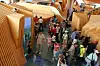 LANDSKAP: De snart tre millioner kinesere som har besøkt Norges paviljong vandrer gjennom et landskap av 15 trær. Foto: Kristin Welle-Strand