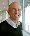 Optimist: – Vi mener at det er realistisk å fly batterielektrisk i 99 prosent av tilfellene på 20 av flyplassene i vårt kortbanenett, sier seniorrådgiver Olav Mosvold Larsen. Foto: Avinor