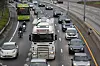 Transportforsker Aud Tennøy forklarer hvorfor veiutbygging ikke gir mindre kø i det lange løpet.