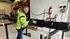 Daglig leder i Tyrfing Innovation, Morten Lerbrekk, viser frem verktøyet, som kan plugge oljebrønner uten at man trenger å fjerne foringsrøret fra brønnen. Det sparer både tid og penger.