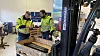 Daglig leder Morten Lerbrekk og operasjonssjef Eivind Norheim inspiserer deler til verktøyet. Foto: Tyrfing Innovation