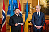 Statsminister Jonas Gahr Støre møter Ukrainas president Volodymyr Zelenskyj i regjeringens representasjonsbolig 14. april i år.