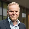 Kjetil Birkeland Daatland, senior manager i PwC, har tidligere jobbet i Nasjonal sikkerhetsmyndighet og Forsvarsdepartementet. Foto: Privat