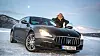Ann-Christin Andersen elsker italienske sportsbiler og har hatt både Ferrari og Maserati. Nå har hun en Maserati 2022-modell, men bildet viser henne med den forrige. Foto: Privat