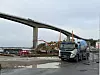 Undervannsstøping av 1755 kubikkmeter betong i brufundament. Betongbilene gikk fram og tilbake.