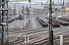 OSLO 20251202 Bilder av spor, tog, Alnabruterminalen, kran, container, togstasjon, perrong. Alnabru.