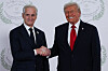 Statsminister Jonas Gahr Støre sammen med USAs president Donald Trump i Egypt. Begge har jobbet for at EU skal lempe på klimareglene sine.