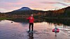 Det finnes flere måter å måle vannføring på. Her måles vannføring i Skogsfjordvatn i Karsløy kommune ved hjelp av en fjernstyrt båt.