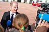 I SØKELYSET: Pressen ville vite om det var en annen årsak til at Odd Roger Enoksen gir seg som olje- og energiminister enn familiehensyn. Det ble avvist.