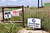 Sperringer er satt opp rundt fracking-områdene.